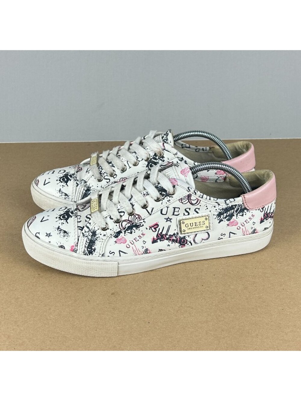 Guess Mineral Sneakers Womens 9 White Pink Low Top Lace Up Graffiti Casual